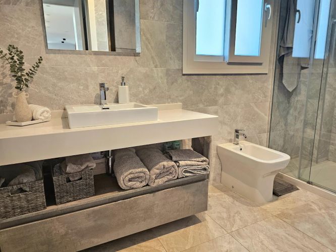 Espectacular ático dúplex de Córdoba. Prácticamente a estrenar y con una terraza solarium de 70 m2 con piscina privada