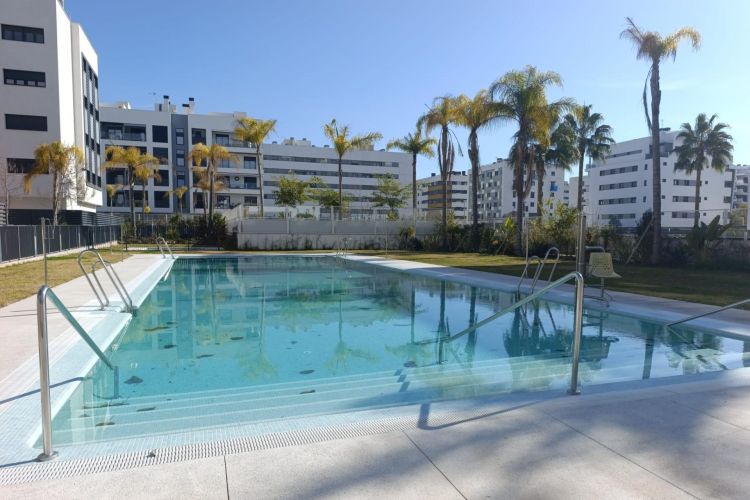 Espectacular ático dúplex de Córdoba. Prácticamente a estrenar y con una terraza solarium de 70 m2 con piscina privada