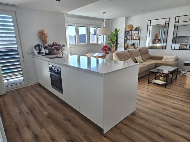 Espectacular ático dúplex de Córdoba. Prácticamente a estrenar y con una terraza solarium de 70 m2 con piscina privada