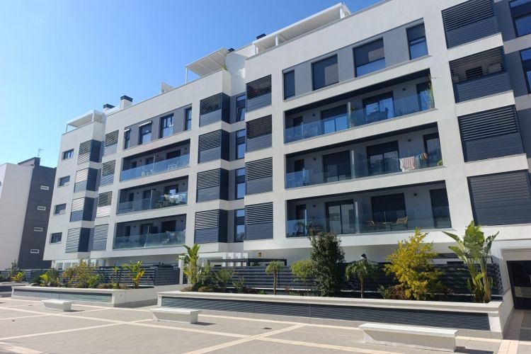 Espectacular ático dúplex de Córdoba. Prácticamente a estrenar y con una terraza solarium de 70 m2 con piscina privada
