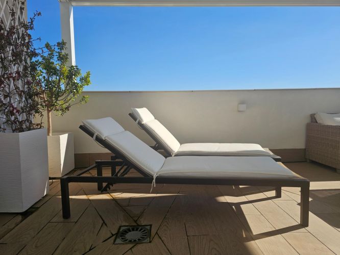 Espectacular ático dúplex de Córdoba. Prácticamente a estrenar y con una terraza solarium de 70 m2 con piscina privada