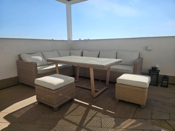 Espectacular ático dúplex de Córdoba. Prácticamente a estrenar y con una terraza solarium de 70 m2 con piscina privada