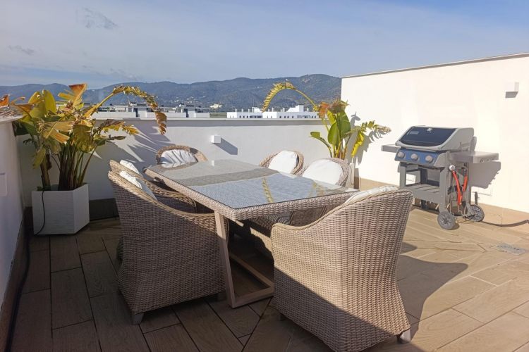 Espectacular ático dúplex de Córdoba. Prácticamente a estrenar y con una terraza solarium de 70 m2 con piscina privada