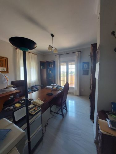 EXCLUSIVO CHALET PRÓXIMO A COLEGIO LA SALLE