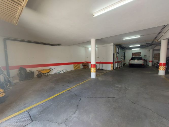 EXCLUSIVO CHALET PRÓXIMO A COLEGIO LA SALLE