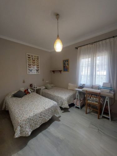 EXCLUSIVO CHALET PRÓXIMO A COLEGIO LA SALLE