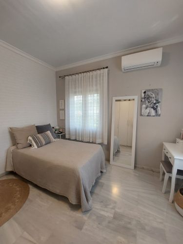 EXCLUSIVO CHALET PRÓXIMO A COLEGIO LA SALLE