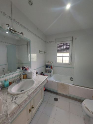 EXCLUSIVO CHALET PRÓXIMO A COLEGIO LA SALLE