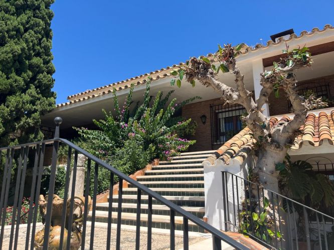 CHALET INDEPENDIENTE EN BRILLANTE ALTO