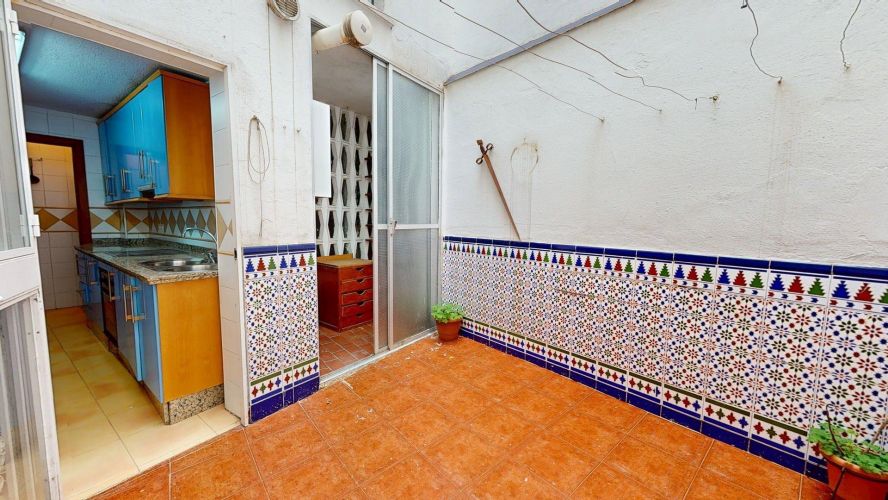 MAGNÍFICA VIVIENDA EN PLENA JUDERÍA CON AMPLIO PATIO PRIVADO