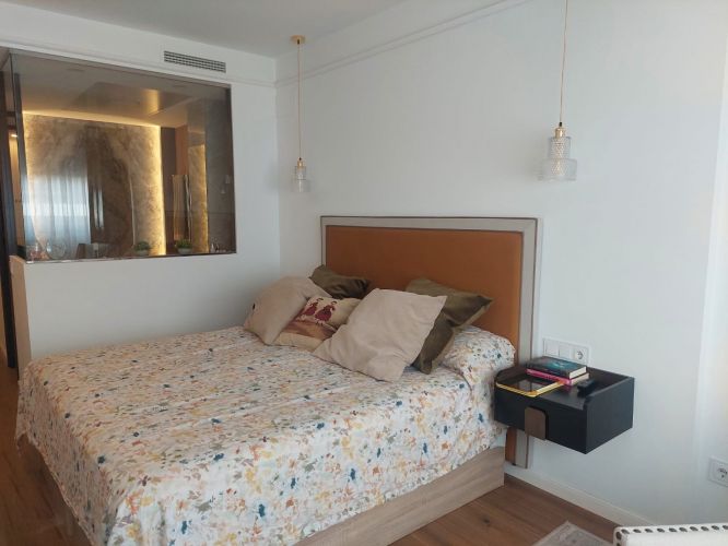 EXCLUSIVA VIVIENDA EN PLENA RONDA DE LOS TEJARES CON GARAJE Y TRASTERO
