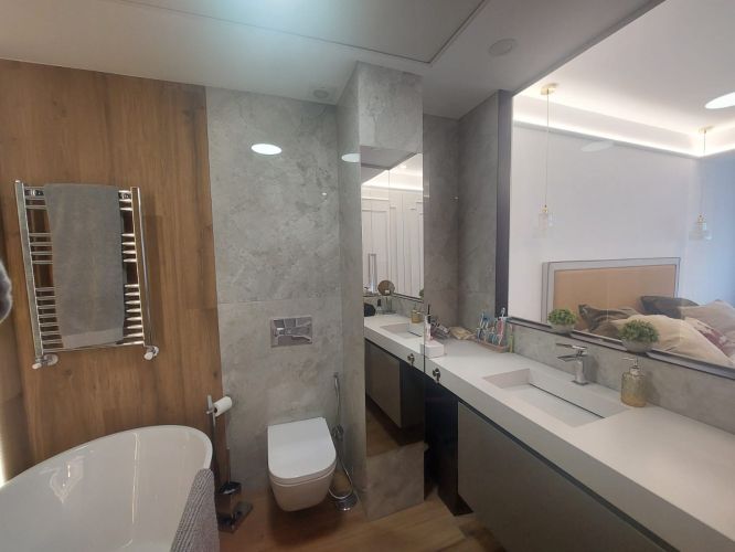 EXCLUSIVA VIVIENDA EN PLENA RONDA DE LOS TEJARES CON GARAJE Y TRASTERO