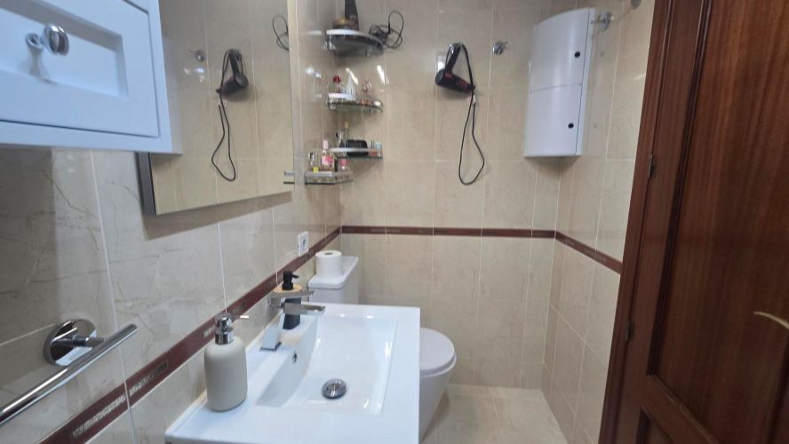 MAGNÍFICO PISO EN LEVANTE CON GARAJE, TRASTERO Y PATIO PRIVADO