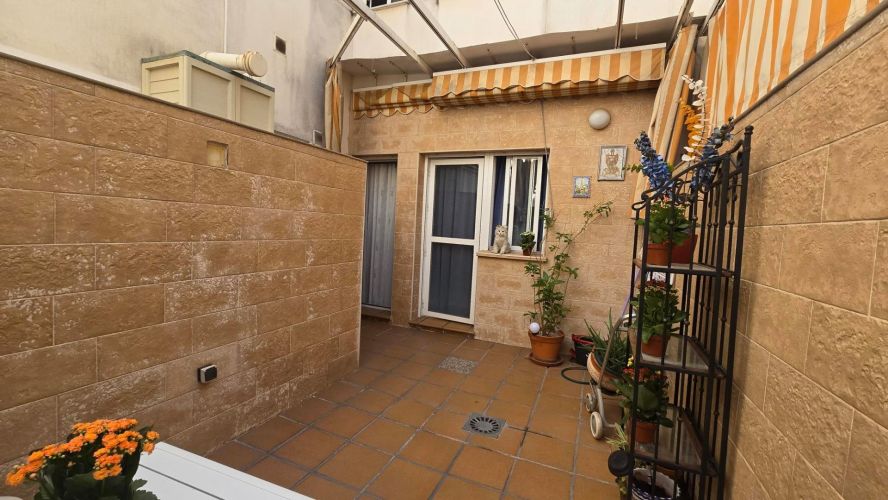 MAGNÍFICO PISO EN LEVANTE CON GARAJE, TRASTERO Y PATIO PRIVADO