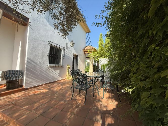 Exclusivo y Lujoso Chalet Independiente en el Brillante!