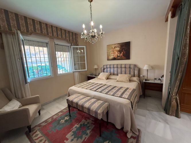Exclusivo y Lujoso Chalet Independiente en el Brillante!
