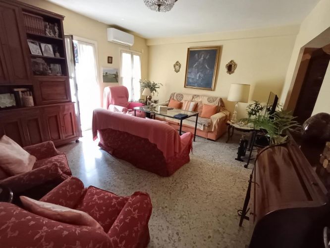MAGNÍFICO PISO EXTERIOR EN PRIMERA PLANTA JUNTO A LA RIBERA DE CÓRDOBA