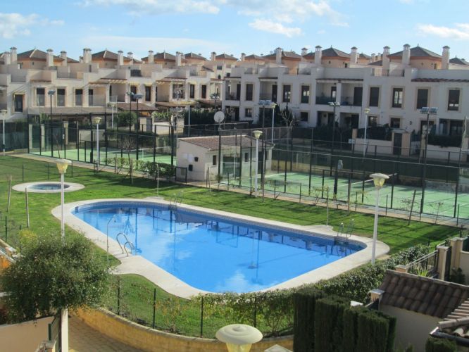 EXCLUSIVA VIVIENDA COMPLETAMENTE REFORMADA EN MIRABUENO