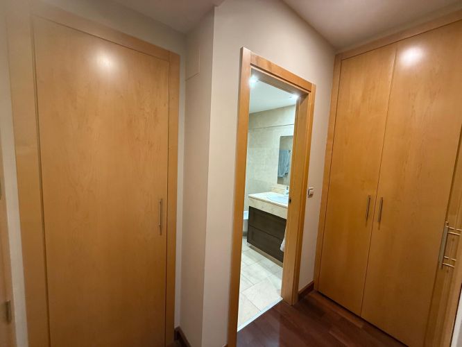 EXCLUSIVO PISO CON AMPLIA PLAZA DE COCHERA TRASTERO Y PISCINA