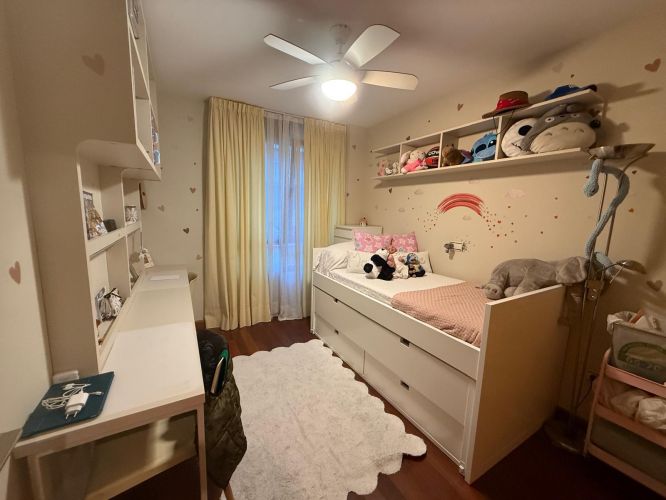 EXCLUSIVO PISO CON AMPLIA PLAZA DE COCHERA TRASTERO Y PISCINA