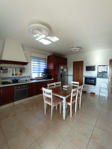 EXCLUSIVO CHALET CON VISTAS