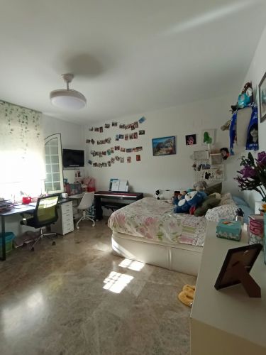 EXCLUSIVO CHALET CON VISTAS